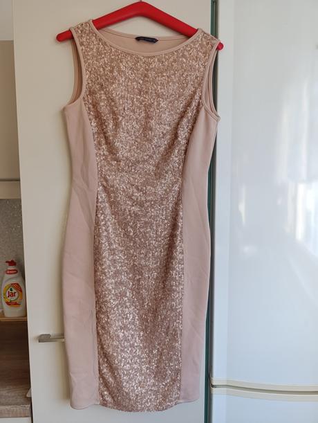 Elegantné púdrové šaty s flitrami, marks & spencer,38