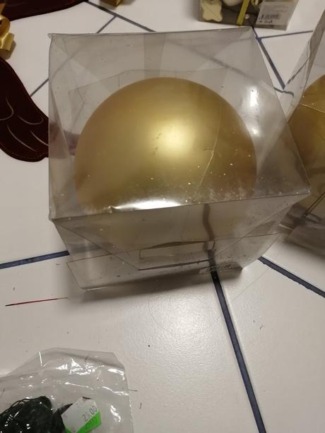 Veľká vianocna zlata gula, 