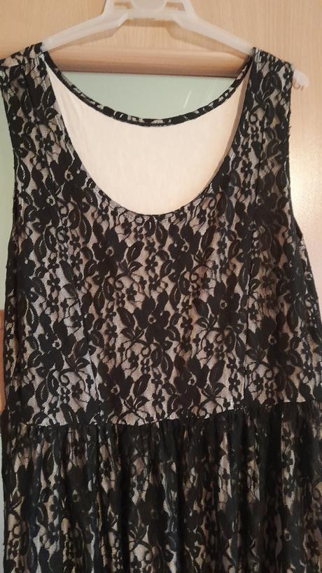 Dámske šaty a sukňa, l