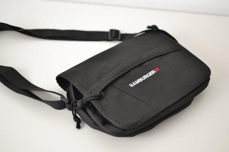 Čierna taška cez plece, 