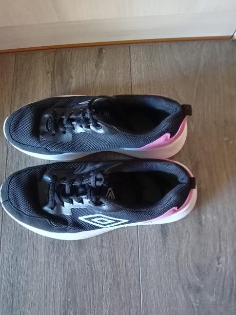 Botasky, aj na telesnú, umbro,36