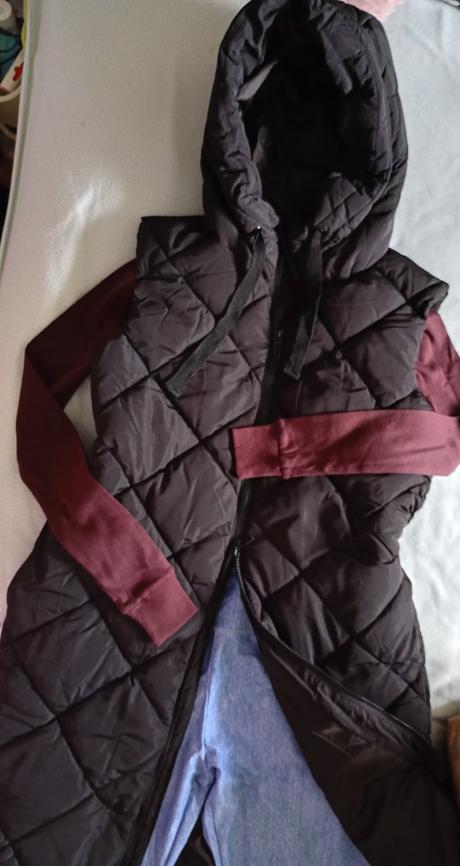Midi štepovaná vesta s kapucňou vačky s/m, m
