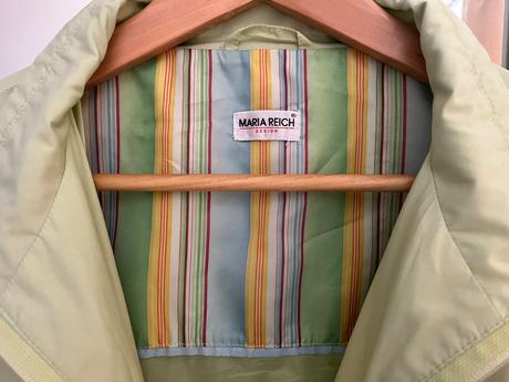 Tenka vetrovka veľkosť 48, 48