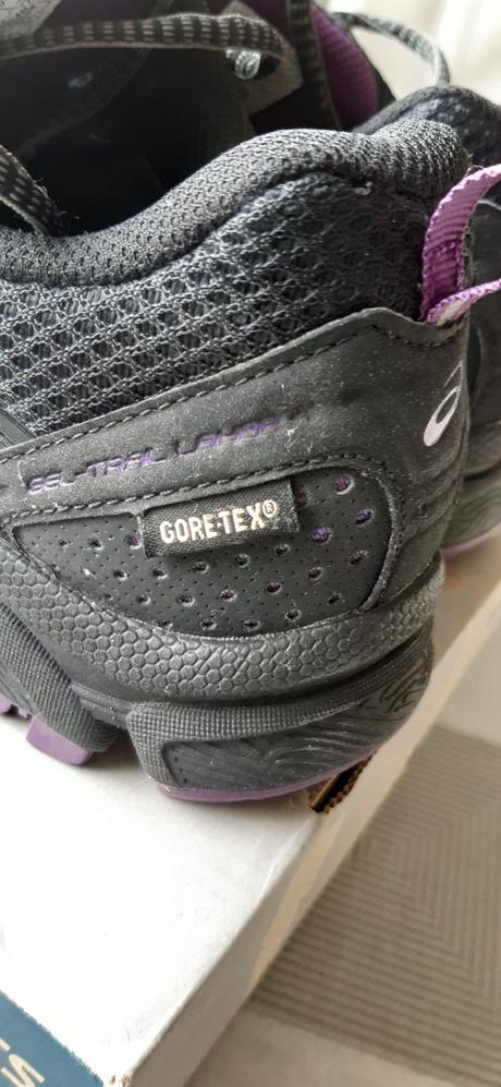 Tenisky s goretexom, asics,37