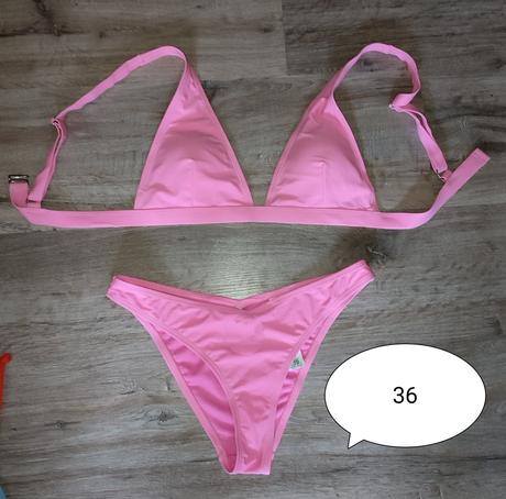 Bikiny, 36