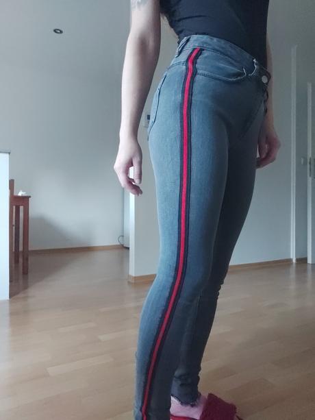 Čierne rifle., gate,36