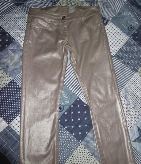 Nohavice s leskom, 40