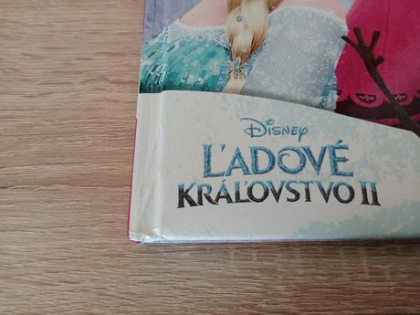 Kniha ladové kráľovstvo-filmove pribehy, 