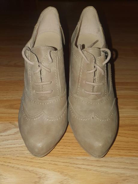 Dámske topánky na podpätku, 39