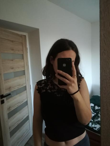 Elegantný top s čipkou, s