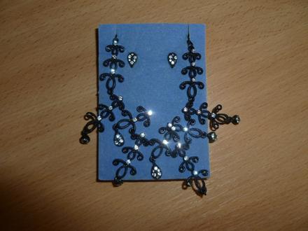 Set náušníc a náhrdelníka, 