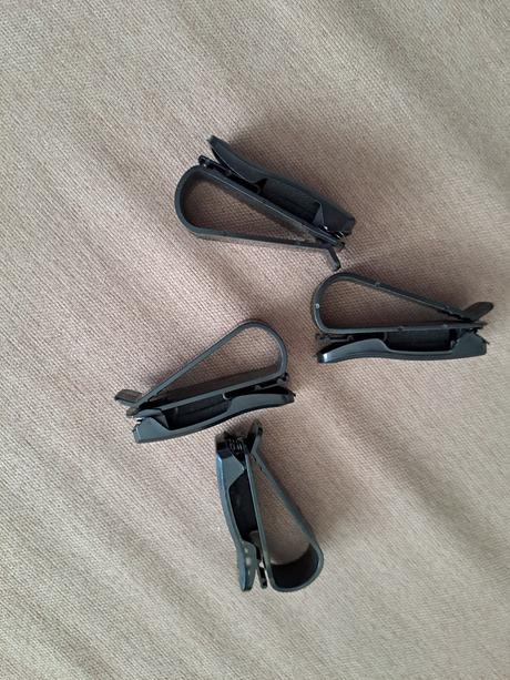 Držiaky na okuliare do auta 4ks, 