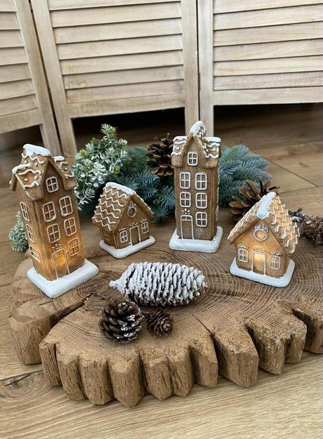 Led perníkový domček vyšší, 