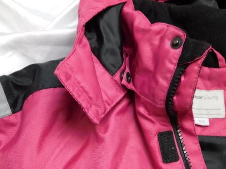 Kvalitna zimna bunda s odonimatelnou kapucnou, 122