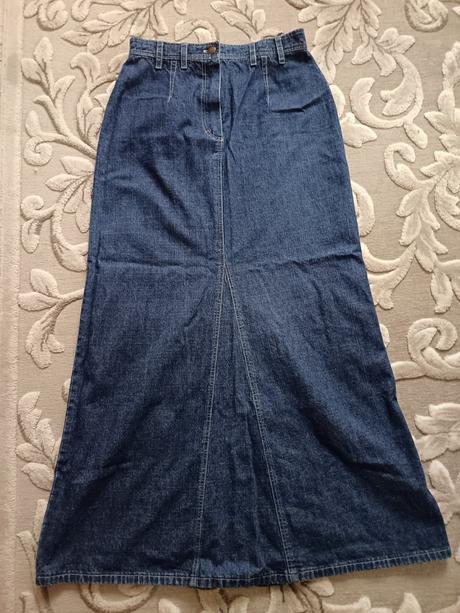 Dlhá rifľová sukňa, 38