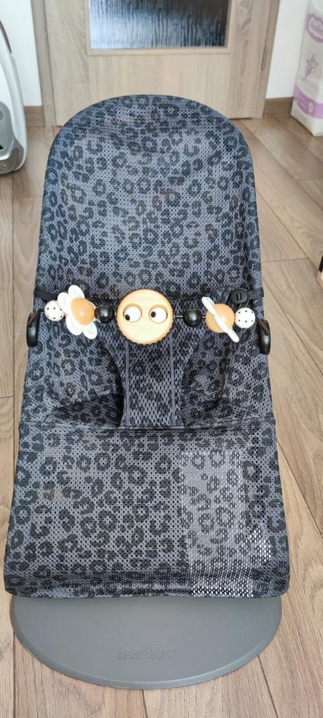 Babybjorn bouncer lehátko s hračkou, 