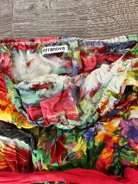 Krasne letne saty bez ramienok, podsite, s, terranova,s