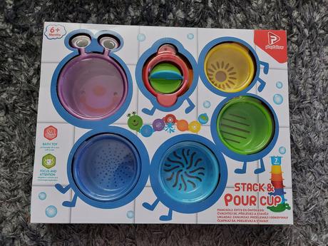 Hračka hrnčeky na prelievanie do vody, 