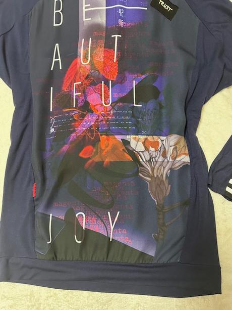 Tmavomodrý top so vzorom zn. magenta, l / m