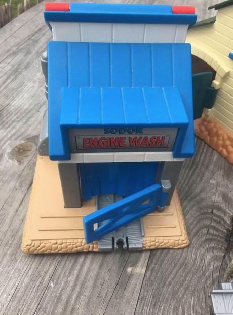 Vláčik thomas budovy,