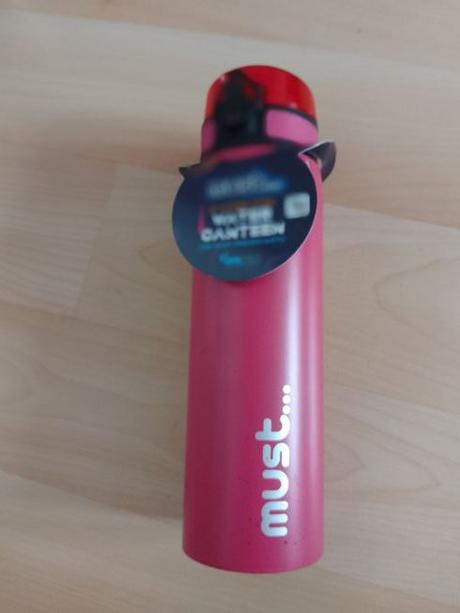 Rôzne fľaše na pitie,