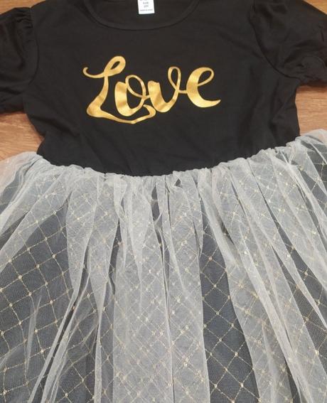 Šaty s tylovou sukňou, 140