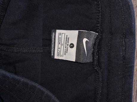 Sukna so vsitymi kratasmi, nike,116