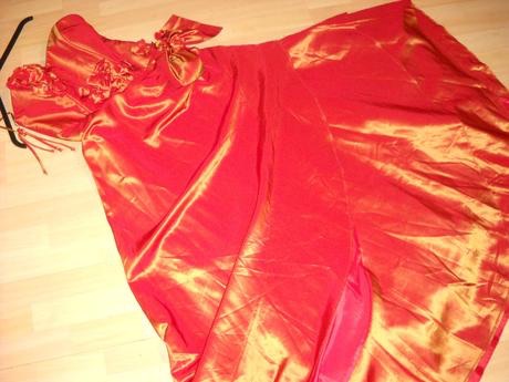 Plesové večerné luxusné hodvábne šaty z paríža, m