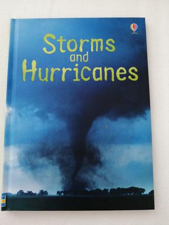 Anglická kniha storms and hurricanes od usborne, 