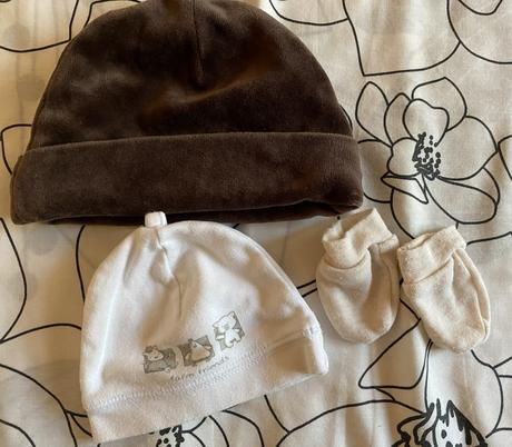 Set - čiapky 2ks + rukavičky - 3ks,