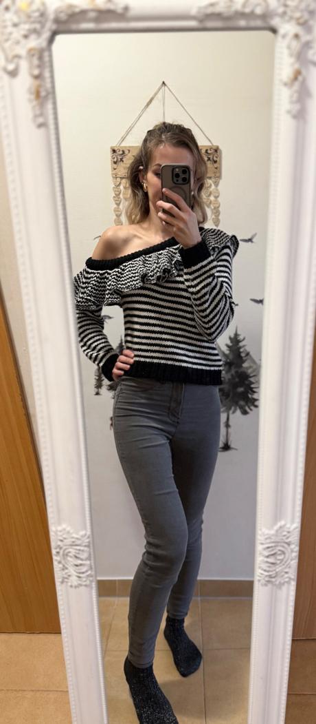 Sveter s odhaleným plecom, s