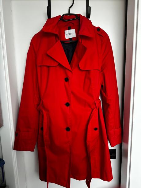 Červený kabát, c&a,l