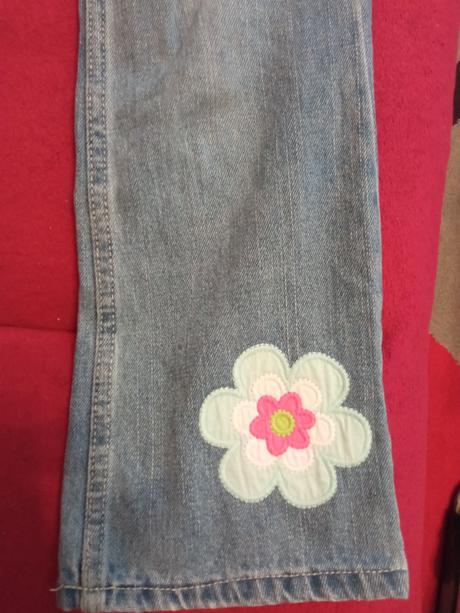 Rozšírené rifle s kvetmi, gymboree,134