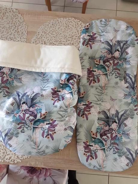 Podložka a kryt na športový kočík,