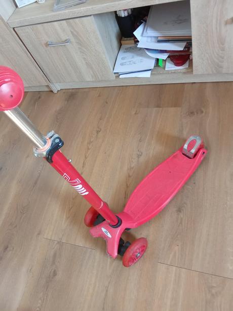 Detská kolobežka, nils