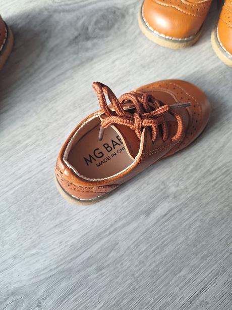 Topanky pre dvojčatka, 21