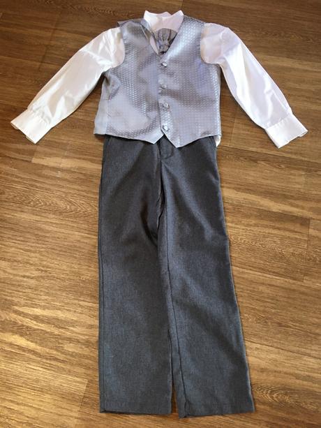 Slávnostný komplet, 140