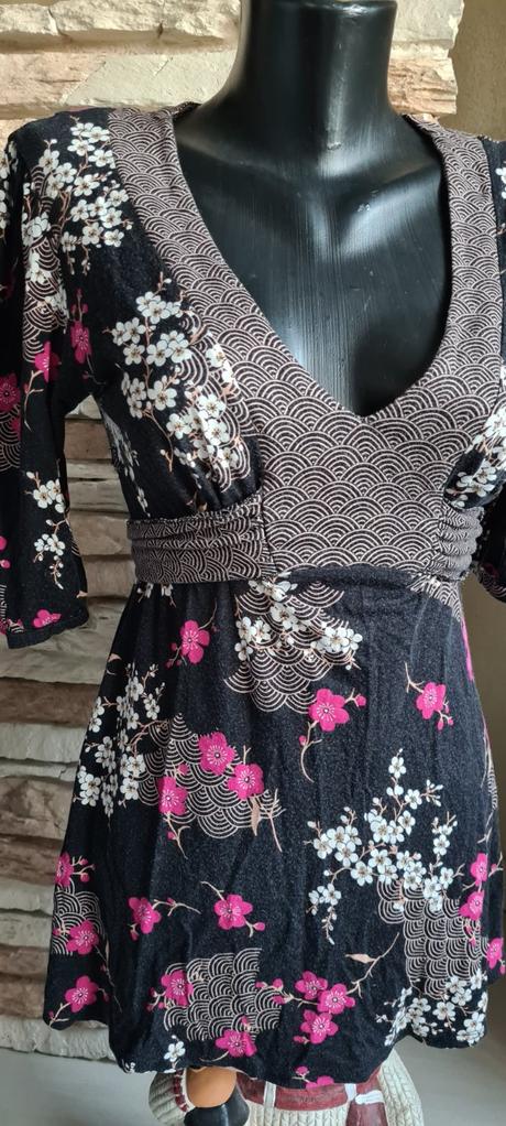 Zaujímavý top, new look,s