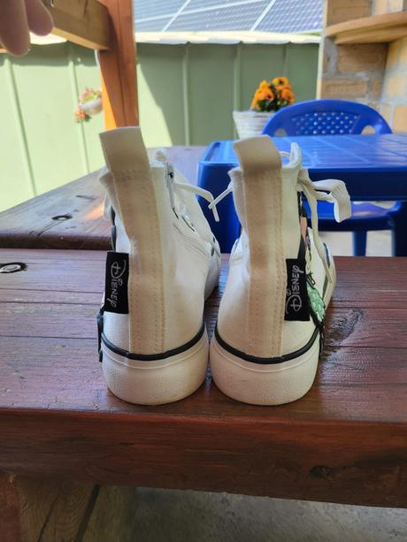 Platené tenisky + doporučené poštovné, reserved,34