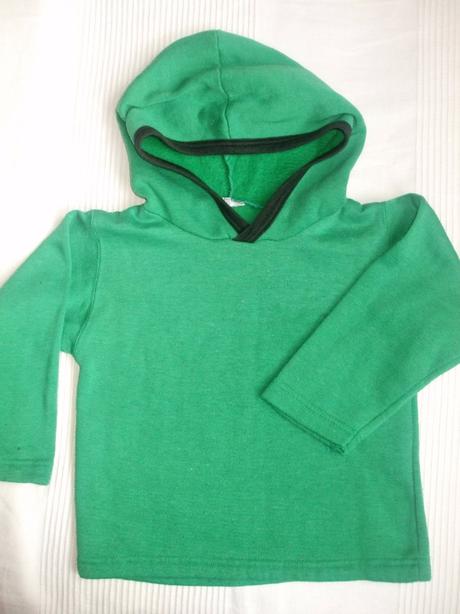 Mikina s kapucou, 110