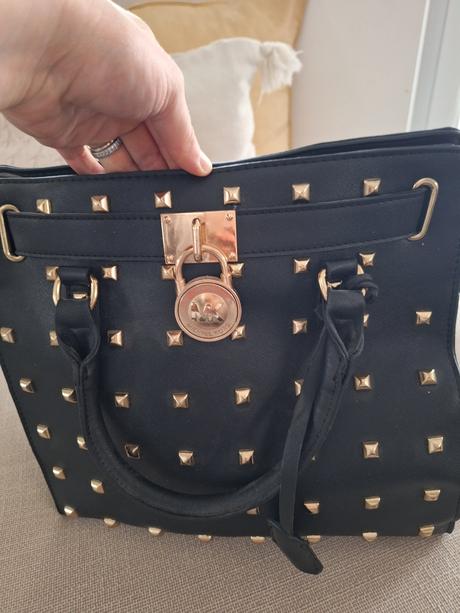 Vybijana kabelka, michael kors