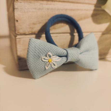 Vyšívaná gumička do vlasov,