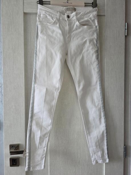Biele úzke džínsy s bočnými pruhmi od značky zara, zara,m