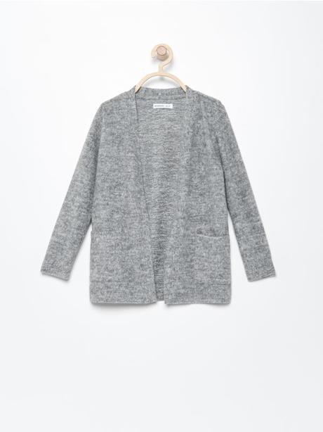 Kardigán, blúzka a elegantné legíny, 86–98