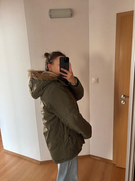 Predám teplu zimnú bundu s kožušinou, f&f,s