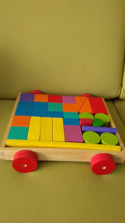 37 kociek vo voziku,