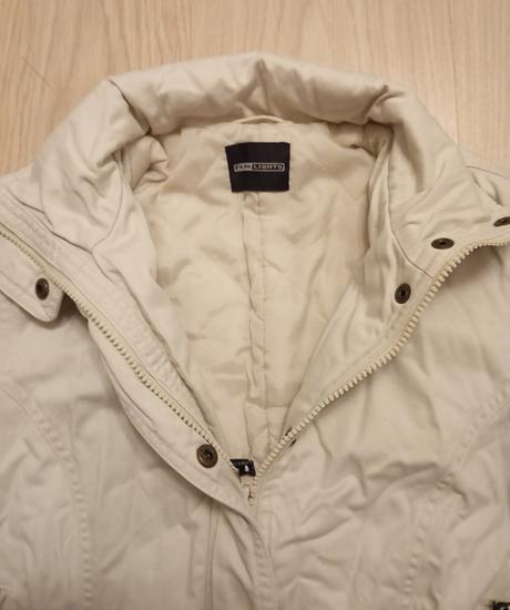 Béžový kabát v. 36, 36