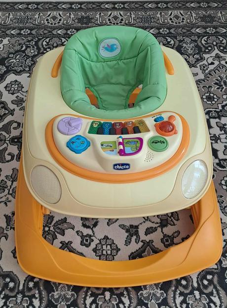 Chicco chodítko, 