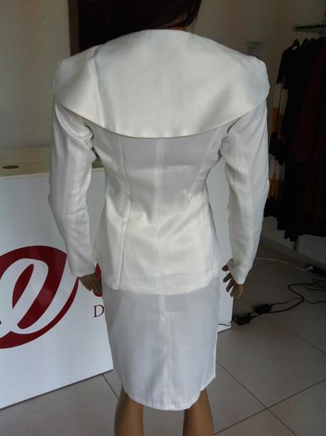 Luxusny kostymcek, s