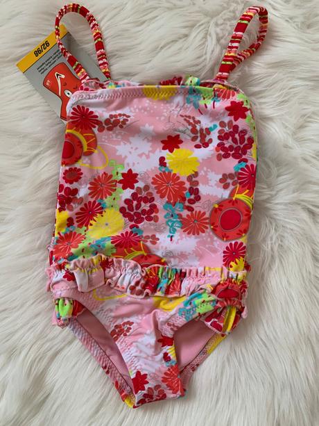 Nové kvetinkové plavky, okay,92
